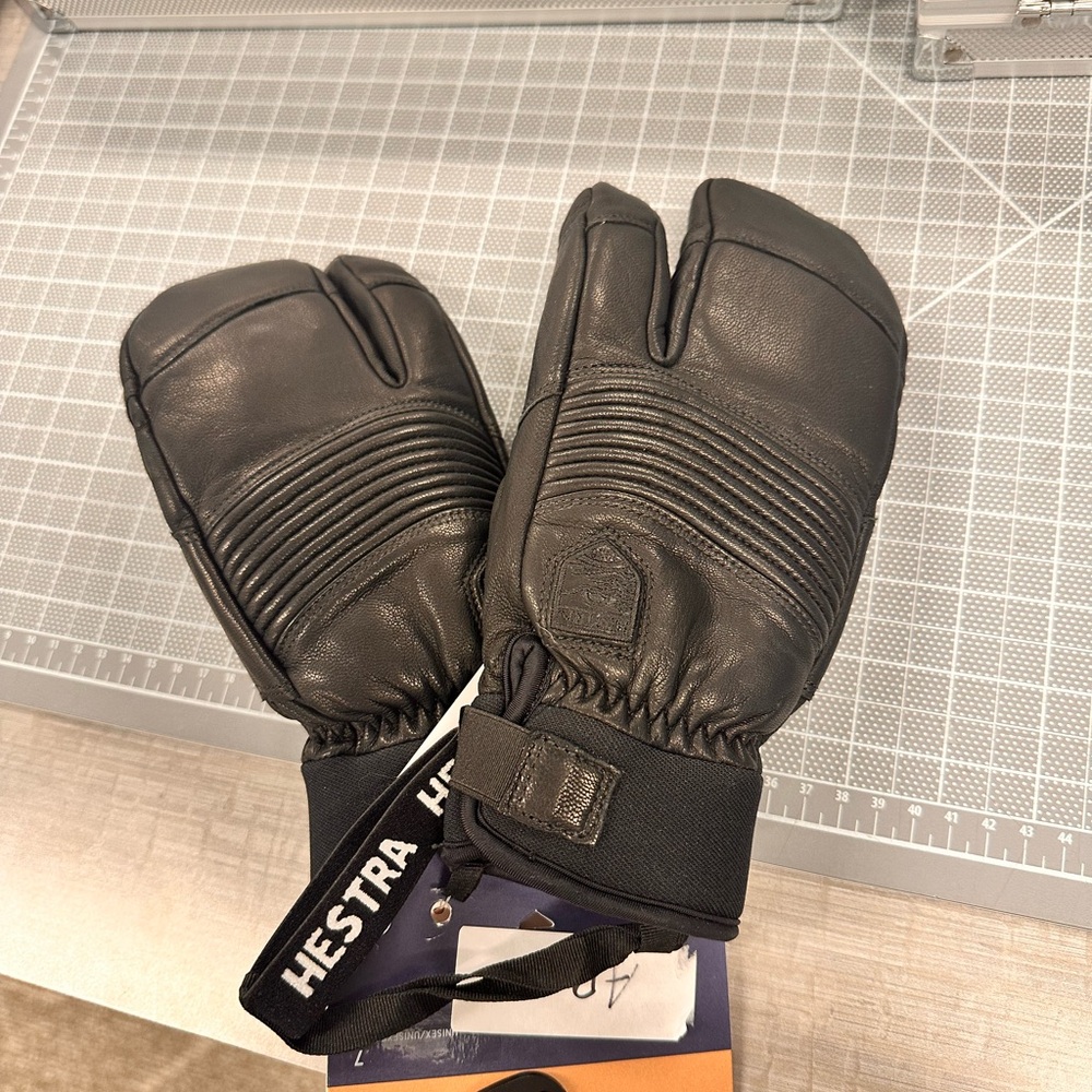 Hestra Freeride CZone 3-finger Mittens Size 7